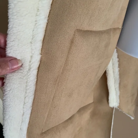 New Michael Stars jacket in beautiful ivory sherpa. Cozy fit and warm Size M. - Picture 3 of 5